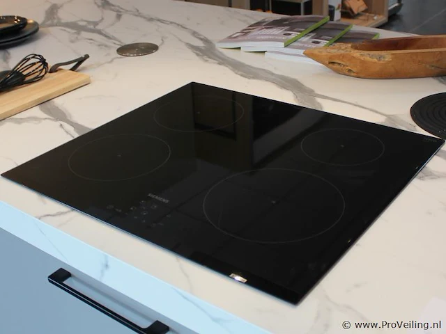 Häcker eilandkeuken met apparatenwand - afbeelding 9 van  34