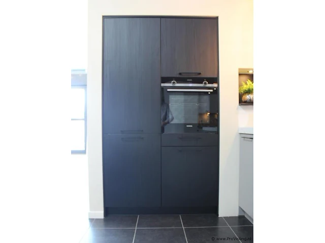 Häcker eilandkeuken met apparatenwand - afbeelding 16 van  34