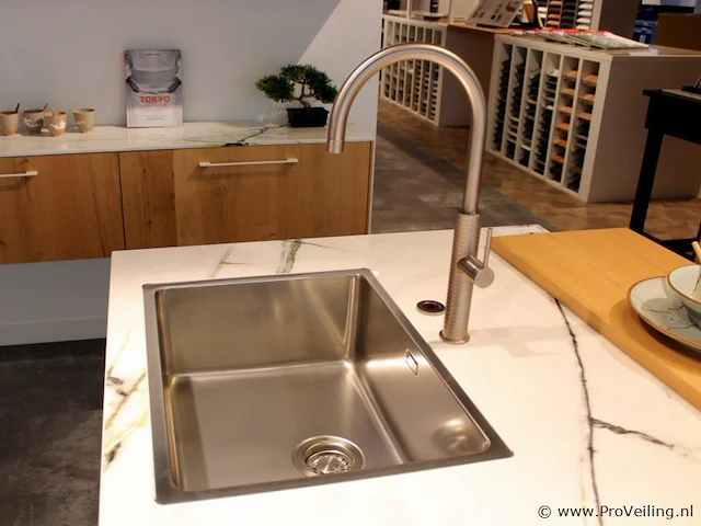 Häcker eilandkeuken met apparatenwand - afbeelding 3 van  41