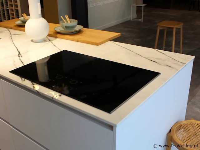 Häcker eilandkeuken met apparatenwand - afbeelding 6 van  41