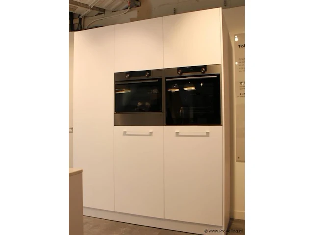Häcker eilandkeuken met apparatenwand - afbeelding 13 van  41