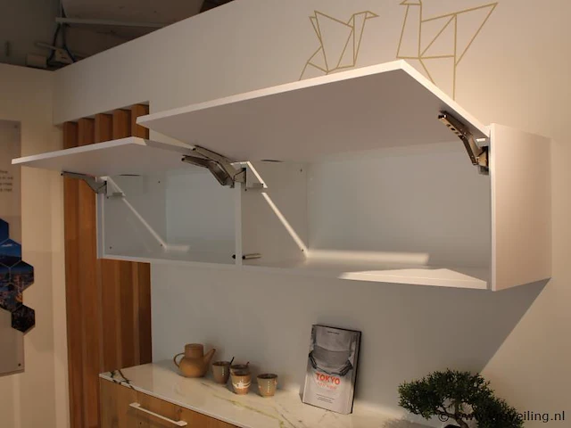 Häcker eilandkeuken met apparatenwand - afbeelding 30 van  41