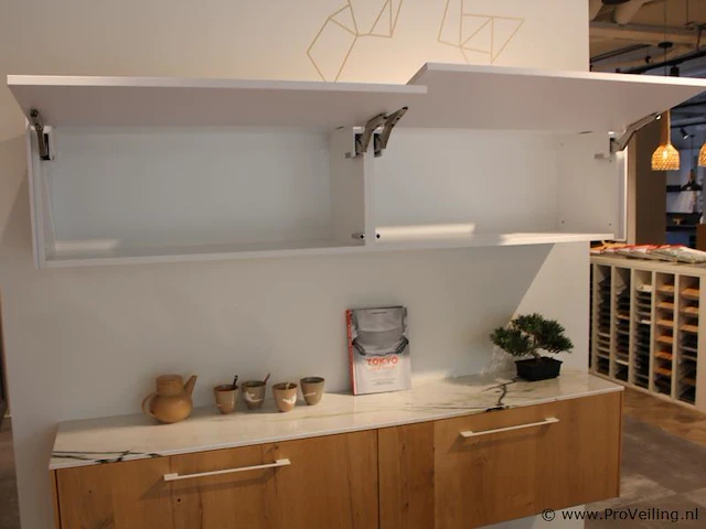 Häcker eilandkeuken met apparatenwand - afbeelding 32 van  41