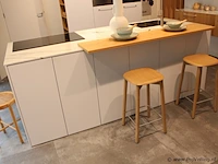 Häcker eilandkeuken met apparatenwand - afbeelding 37 van  41