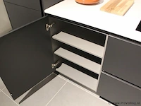 Hacker eilandkeuken met muurdeel - afbeelding 16 van  46