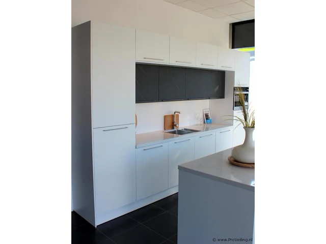 Häcker eilandkeuken met spoelwand - afbeelding 5 van  37