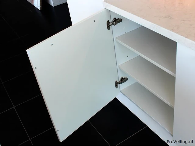 Häcker eilandkeuken met spoelwand - afbeelding 10 van  37