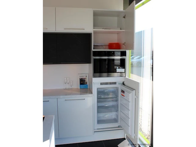 Häcker eilandkeuken met spoelwand - afbeelding 18 van  37