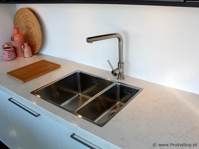 Häcker eilandkeuken met spoelwand - afbeelding 27 van  37
