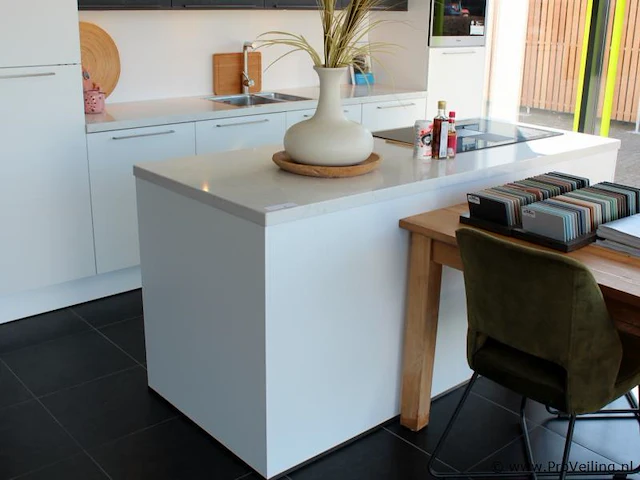 Häcker eilandkeuken met spoelwand - afbeelding 32 van  37