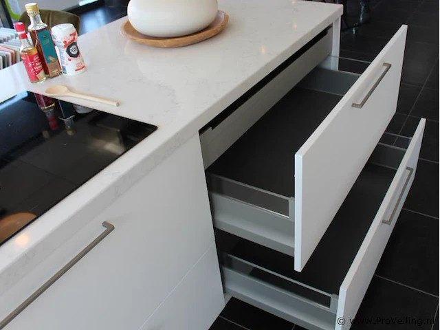 Häcker eilandkeuken met spoelwand - afbeelding 35 van  37