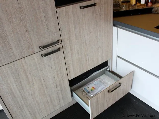 Häcker eilandkeuken - afbeelding 2 van  38