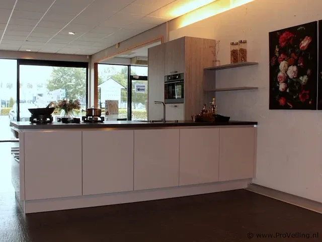 Häcker eilandkeuken - afbeelding 33 van  38