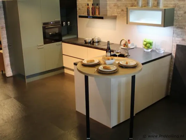 Häcker eilandkeuken - afbeelding 1 van  49