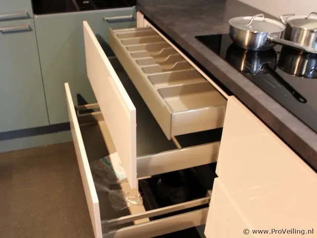 Häcker eilandkeuken - afbeelding 16 van  49
