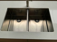 Häcker exclusieve eiland keuken met wand opstelling en kookplaat met afzuiging - afbeelding 45 van  50