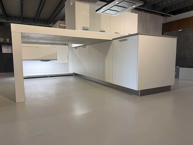 Häcker systemat - av 105 wit ultra mat - showroom - afbeelding 4 van  32