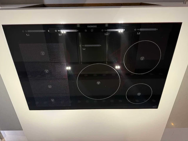 Häcker systemat - av 105 wit ultra mat - showroom - afbeelding 11 van  32