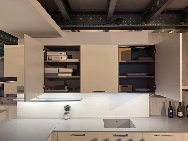 Häcker systemat - av 105 wit ultra mat - showroom - afbeelding 14 van  32