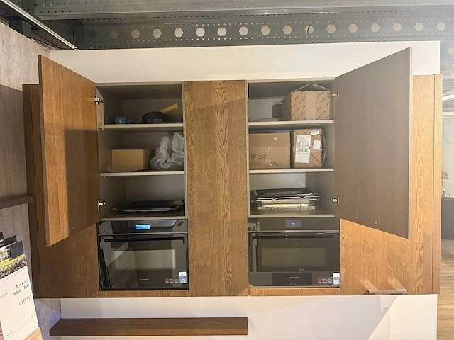 Häcker systemat - av 105 wit ultra mat - showroom - afbeelding 18 van  32