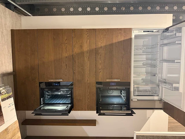 Häcker systemat - av 105 wit ultra mat - showroom - afbeelding 20 van  32