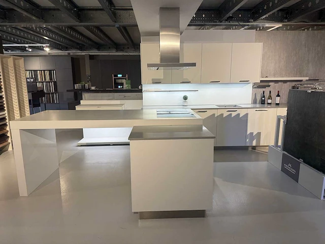 Häcker systemat - av 105 wit ultra mat - showroom - afbeelding 12 van  32