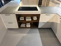 Häcker systemat - av 105 wit ultra mat - showroom - afbeelding 29 van  32