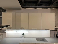 Häcker systemat - av 105 wit ultra mat - showroom - afbeelding 30 van  32