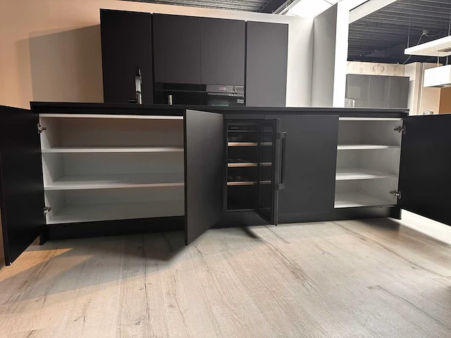 Häcker topsoft mat zwart eiland keuken - afbeelding 7 van  30