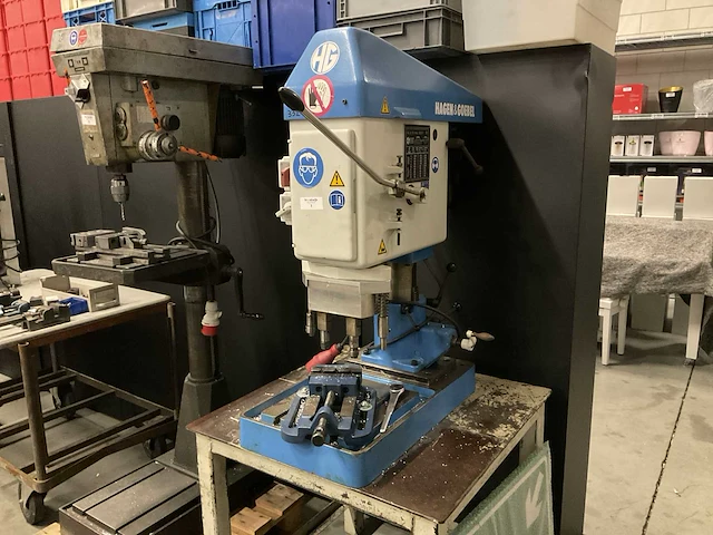 Hagen en goebel tapping machine hg 10 met tafel - afbeelding 1 van  5