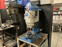 Hagen en goebel tapping machine hg 10 met tafel