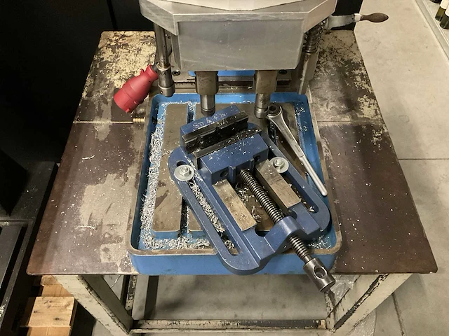 Hagen en goebel tapping machine hg 10 met tafel - afbeelding 3 van  5