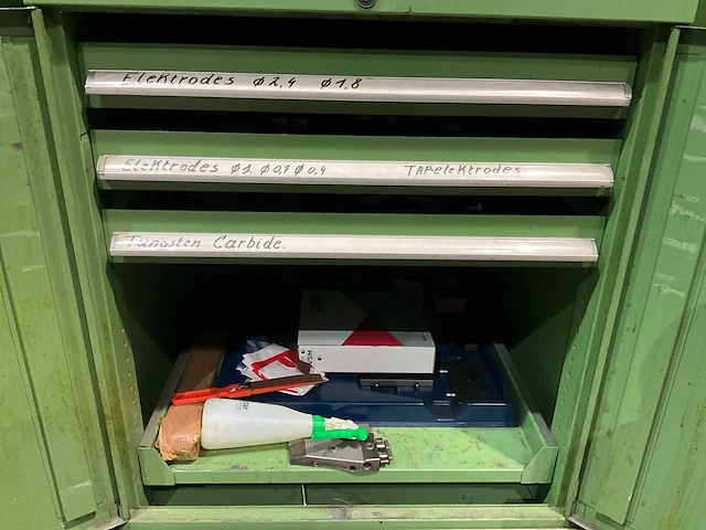 Hagro ladenkast met machinegereedschappen - afbeelding 8 van  11