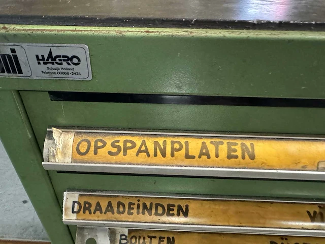 Hagro ladenkast met machinegereedschappen - afbeelding 4 van  11