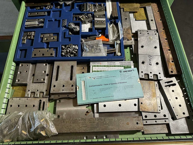 Hagro ladenkast met machinegereedschappen - afbeelding 5 van  11