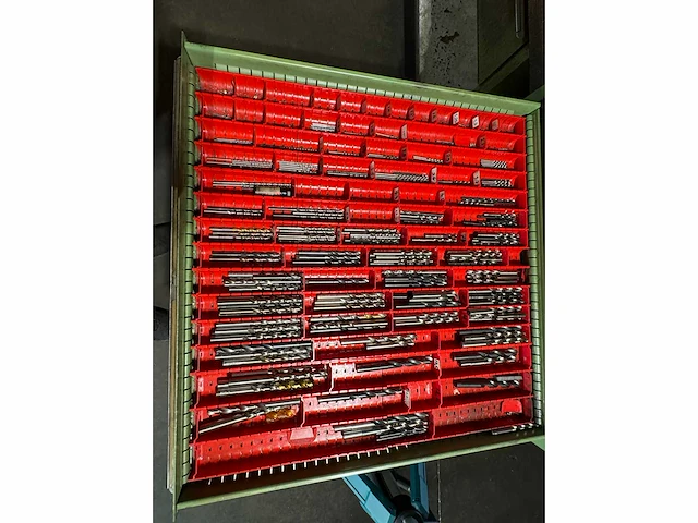 Hagro ladenkast met machinegereedschappen - afbeelding 5 van  11