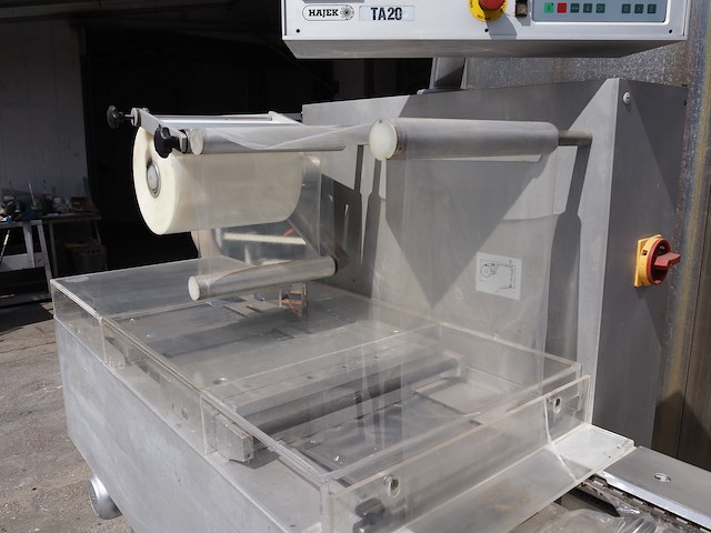 Hajek - afbeelding 4 van  28