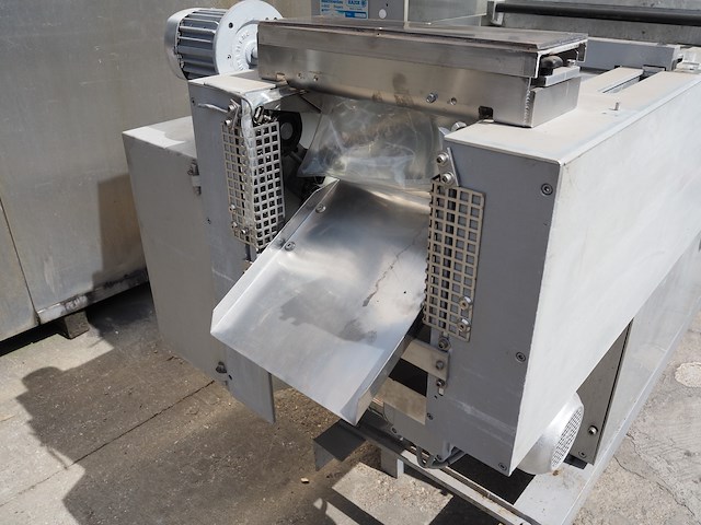 Hajek - afbeelding 11 van  28