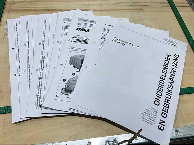 Hako b45 cl zelfrijdende schrobmachine - afbeelding 10 van  10