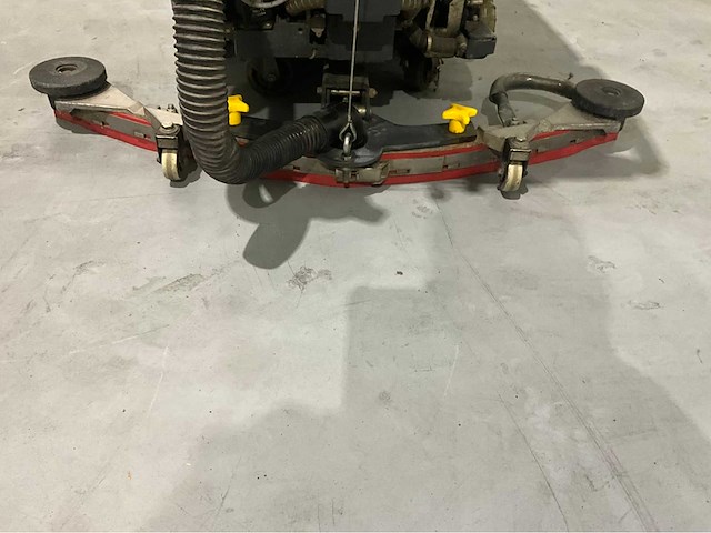 Hako b45 cl zelfrijdende schrobmachine - afbeelding 8 van  10