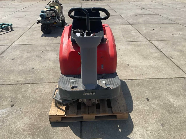 Hako b800r zelfrijdende veegmachine - afbeelding 3 van  8