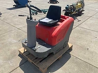 Hako b800r zelfrijdende veegmachine - afbeelding 4 van  8