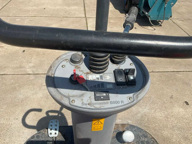 Hako b800r zelfrijdende veegmachine - afbeelding 7 van  8