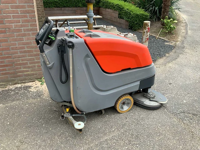 Hako hakomatic b 70 zelfrijdende schrobmachie - afbeelding 6 van  8