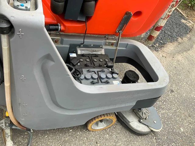 Hako hakomatic b 70 zelfrijdende schrobmachie - afbeelding 8 van  8