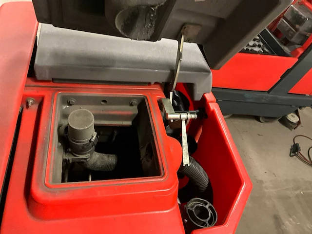 Hako hakomatic b1100 opzit schrob/zuigmachine - afbeelding 15 van  16