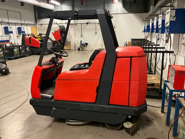 Hako hakomatic b1100 opzit schrob/zuigmachine - afbeelding 13 van  17