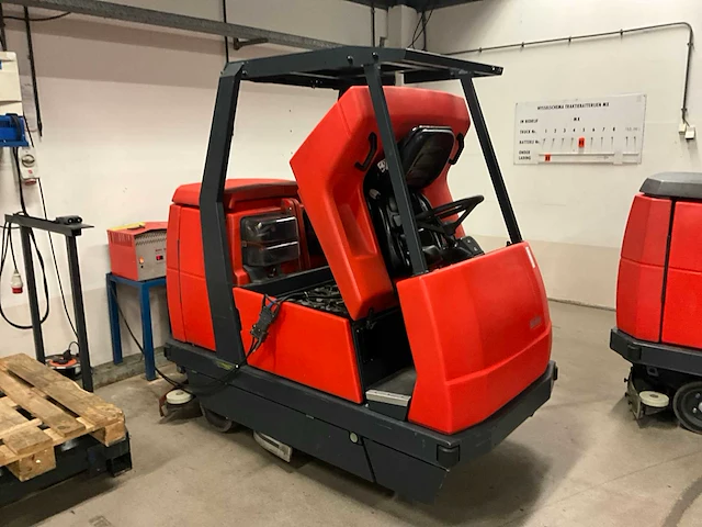 Hako hakomatic b1100 opzit schrob/zuigmachine - afbeelding 14 van  17