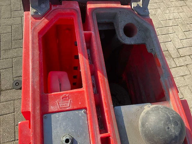 Hako hakomatic b655-s vloerreiniger schrob-/zuigmachine - afbeelding 4 van  18
