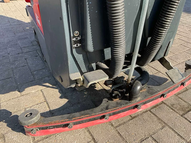 Hako hakomatic b655-s vloerreiniger schrob-/zuigmachine - afbeelding 10 van  18